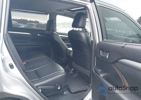 2018 Toyota Highlander Xle z USA, uszkodzony, nr VIN 5TDJZRFHXJS539252